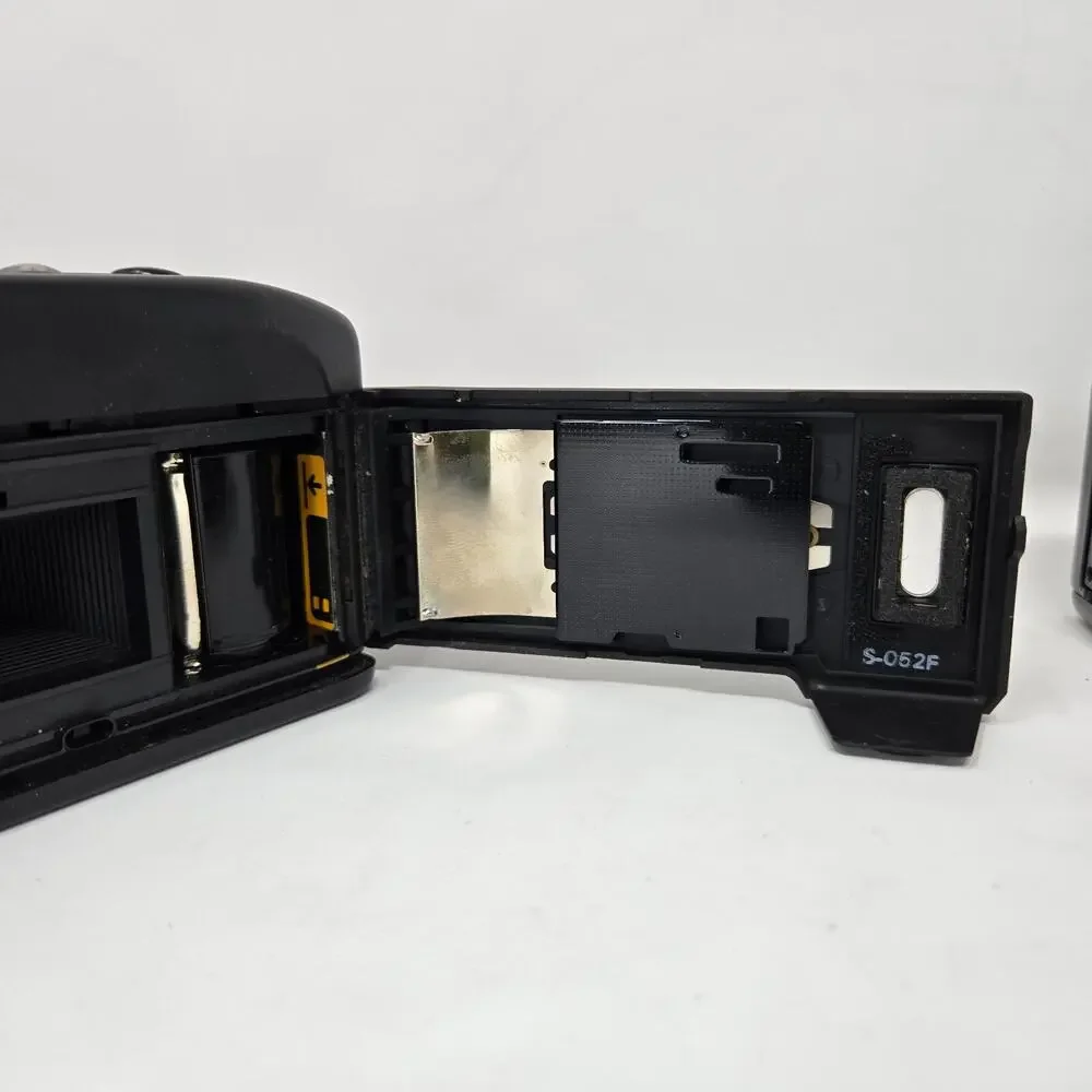 Vintage Film Camera Lot of 5 For Parts or Repair Kodak Sakar Keystone 35mm 110